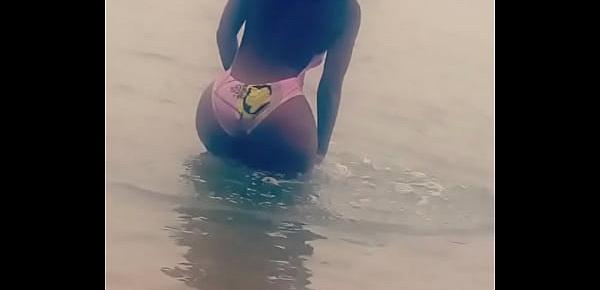  Rabuda angolana na praia